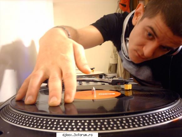 Caut DJ pentru club Bucuresti - Salut...Ma numesc Campean Mihai AKA DJ M Camp,am - DJs