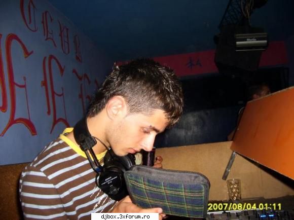 Caut DJ pentru club Bucuresti - salutare .. ma numesc andu am 18 ani si caut un - DJs