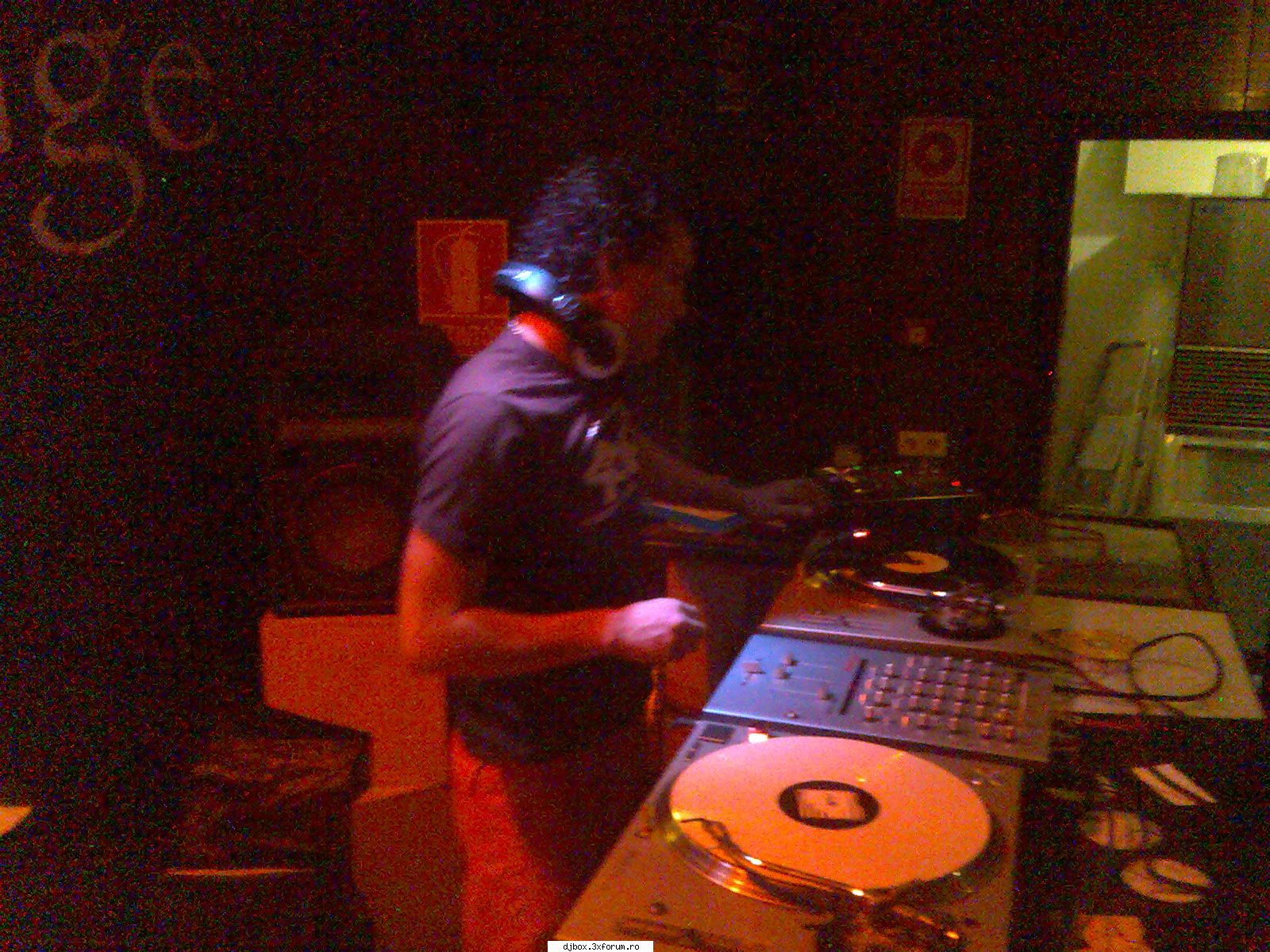 Caut DJ pentru club Bucuresti - Salut. Numele meu este Stroe Silviu Valentin am - DJs