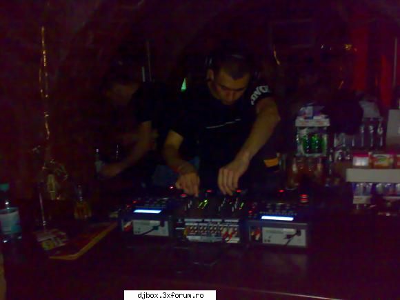 DJilor, lasati-i pe ceilalti sa zica - pana la urma fiecare dj cu stilu' lui, cu - DJi buni, DJi rai